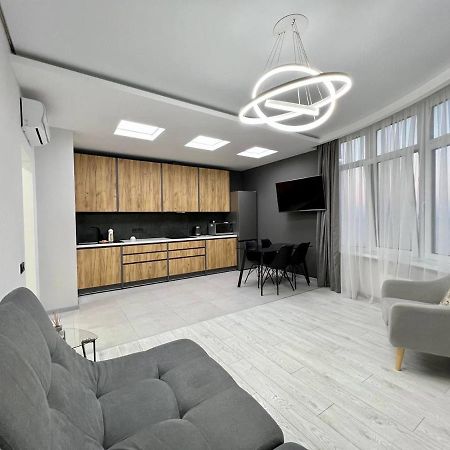 44 Pearl Stylish 1-Bedroom Apartment Одеса Екстериор снимка