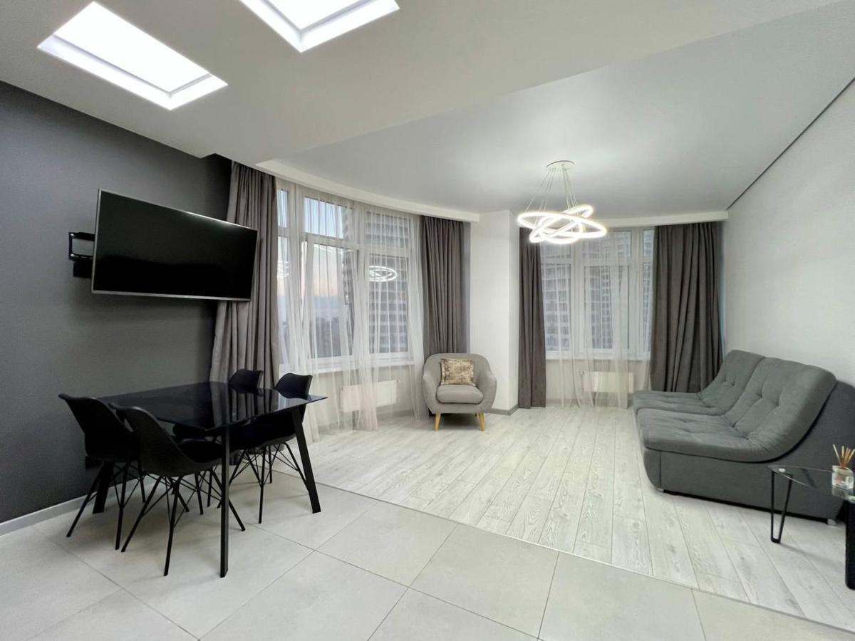44 Pearl Stylish 1-Bedroom Apartment Одеса Екстериор снимка